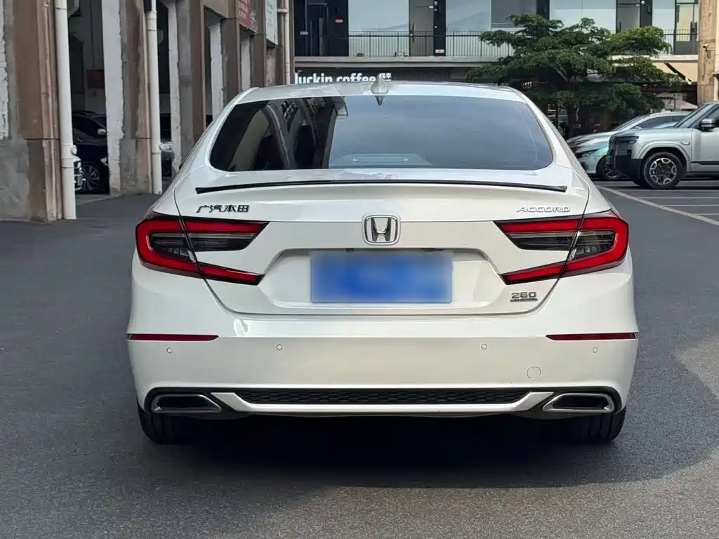 Honda Accord 2022 — фото 16