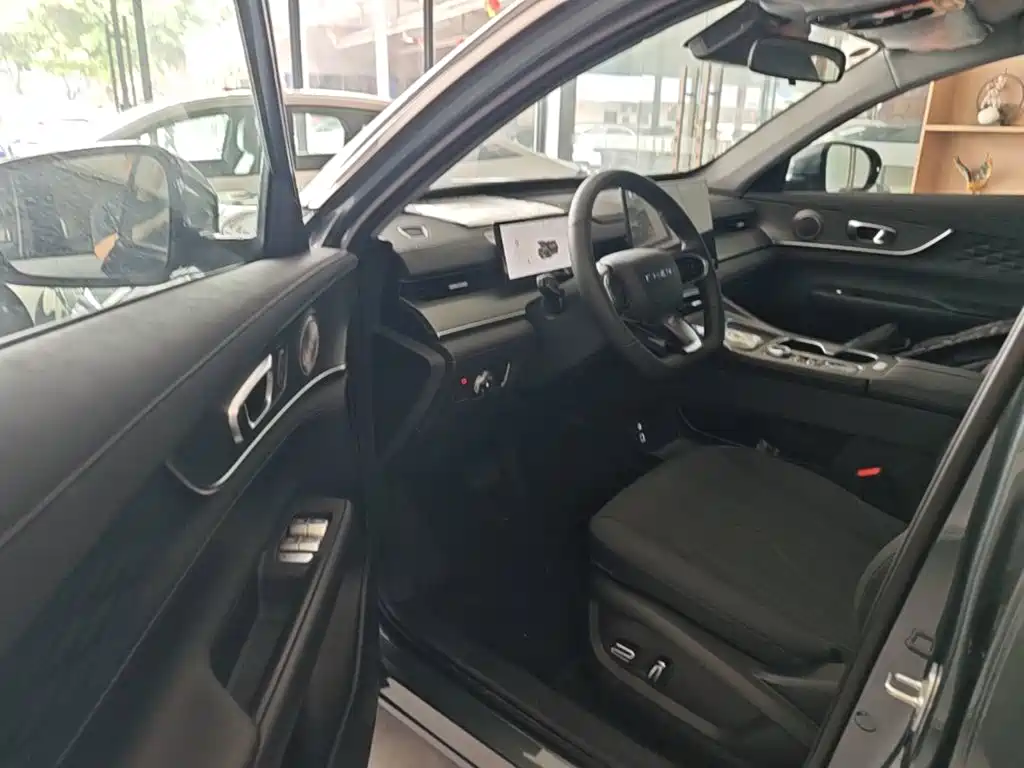 Chery Tiggo 8 PLUS 2025 — фото 16