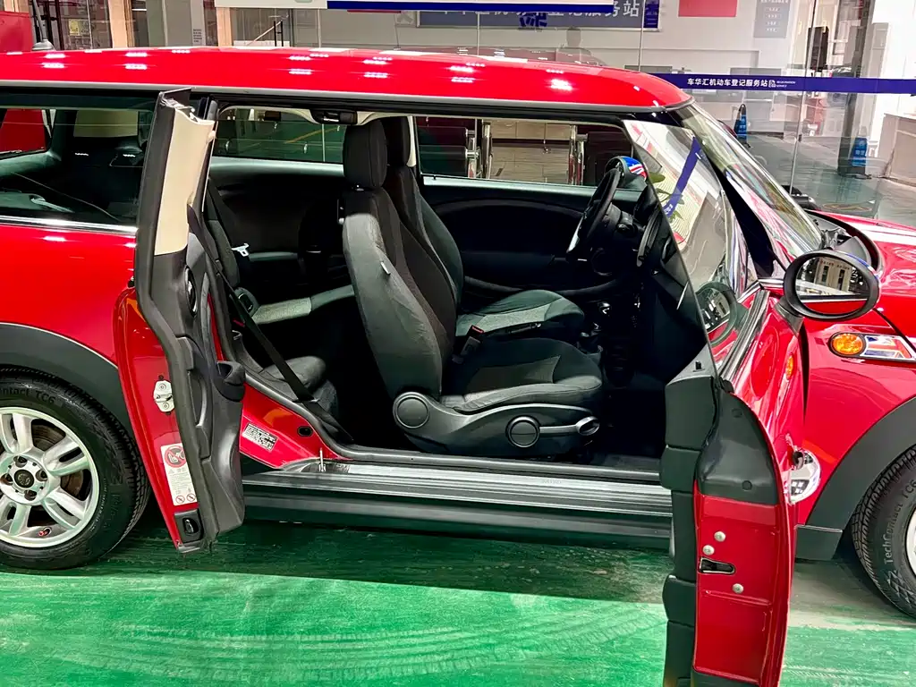 MINI Clubman 2014 — фото 12