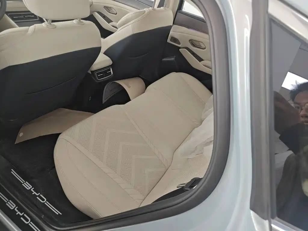 BYD Qin L 2025 — фото 17