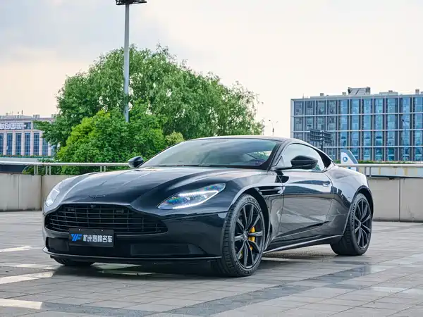 Aston Martin DB11 2019