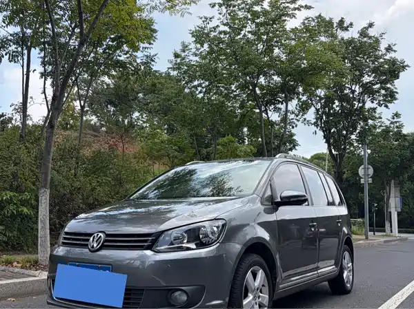 Volkswagen Touran 2015
