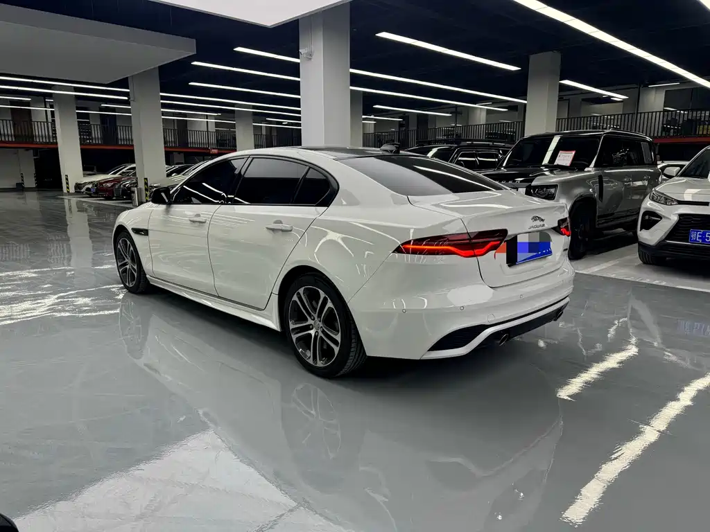 Jaguar XEL 2021 — фото 16