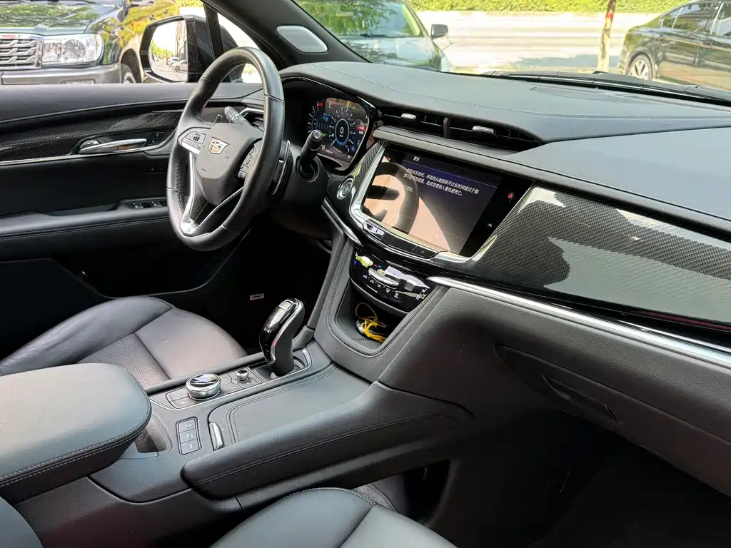 Cadillac XT6 2025 — фото 15