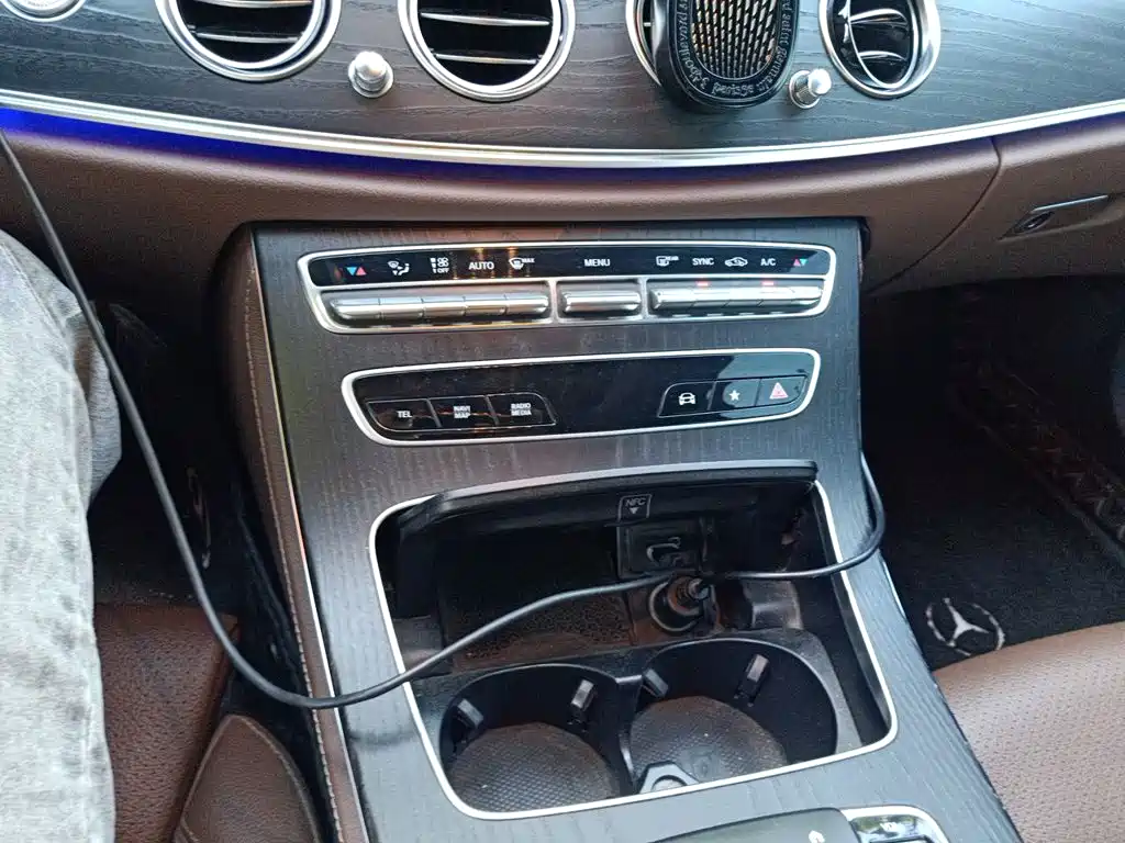 Mercedes-Benz E-Class 2022 — фото 10