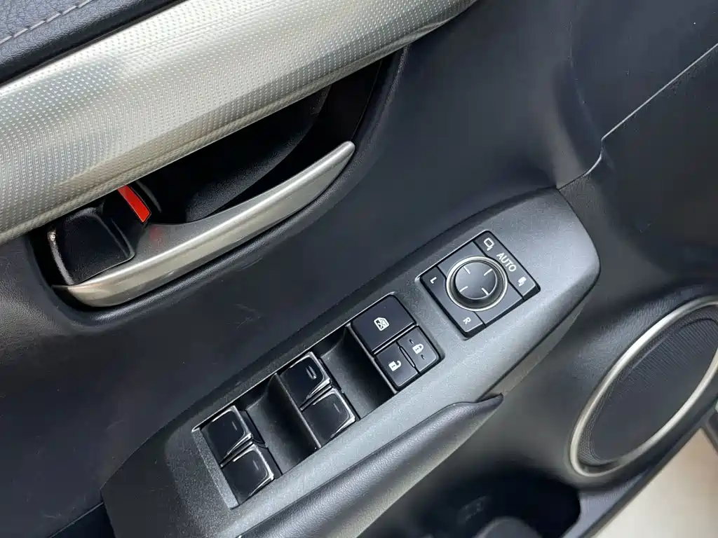 Lexus NX 2020 — фото 17