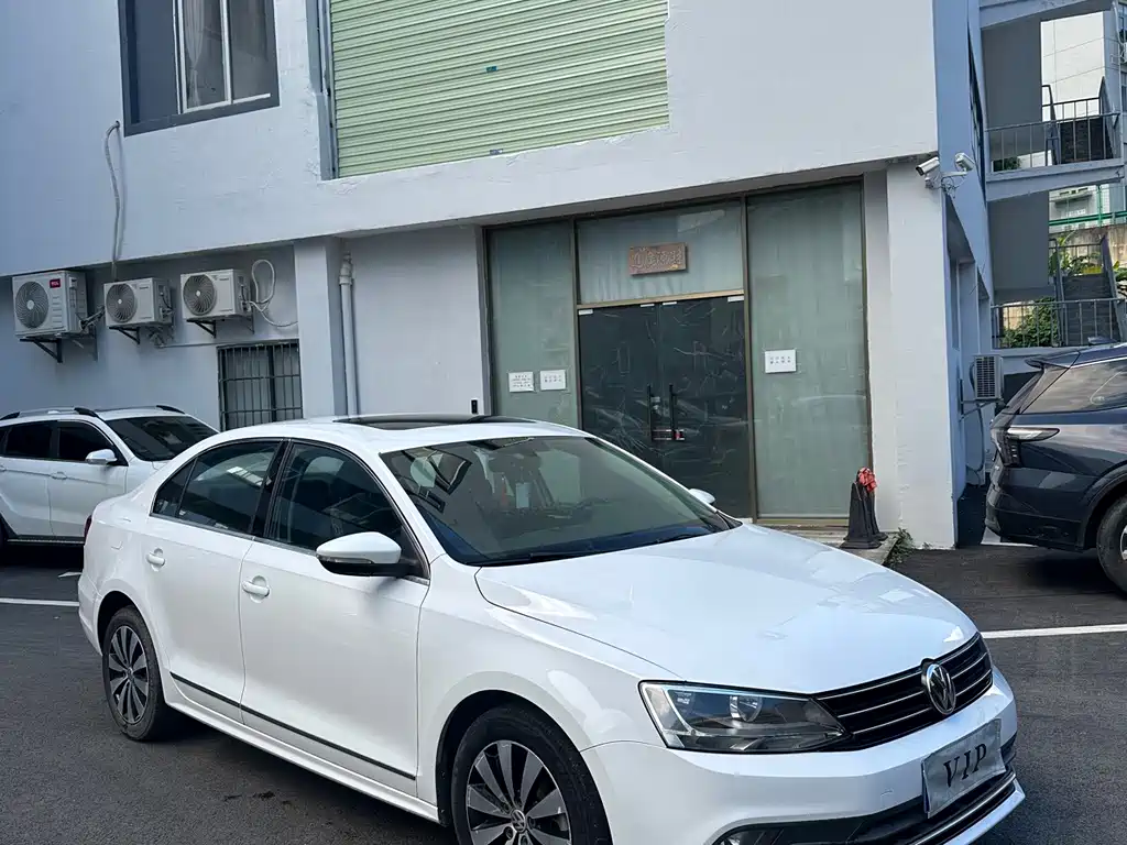 Volkswagen Sagitar 2018