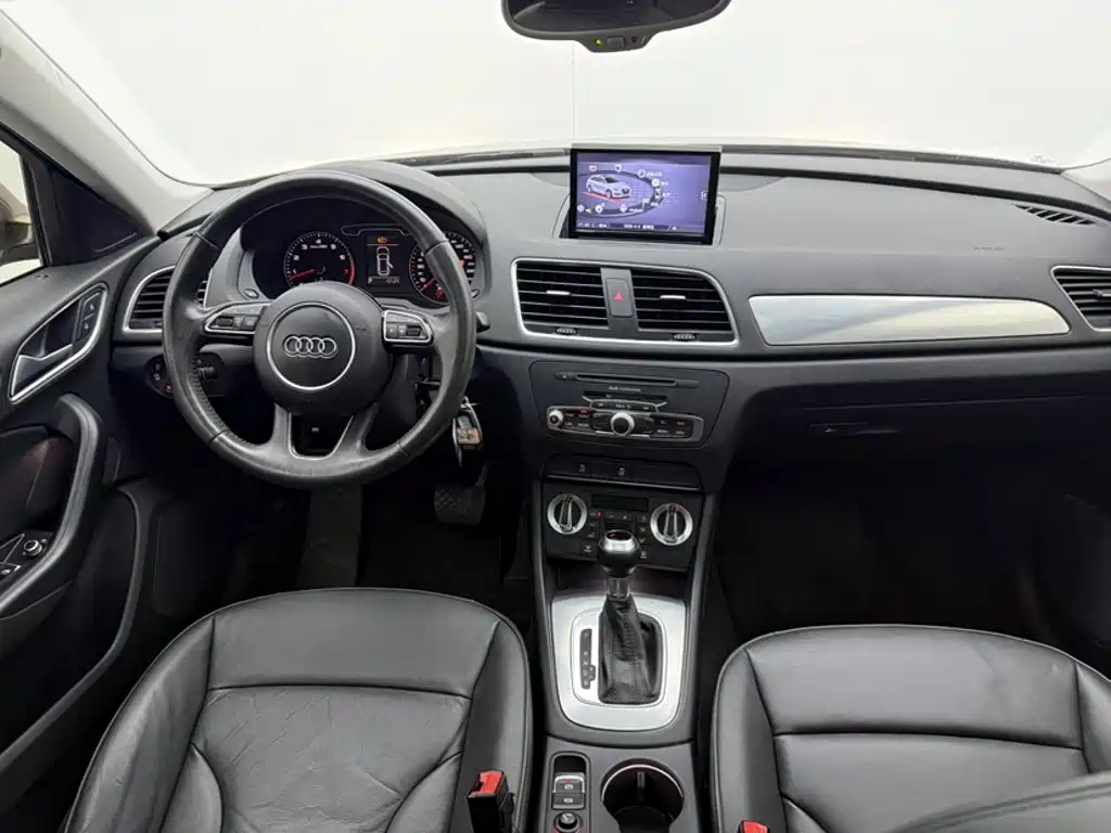 Audi Q3 2015 — фото 13