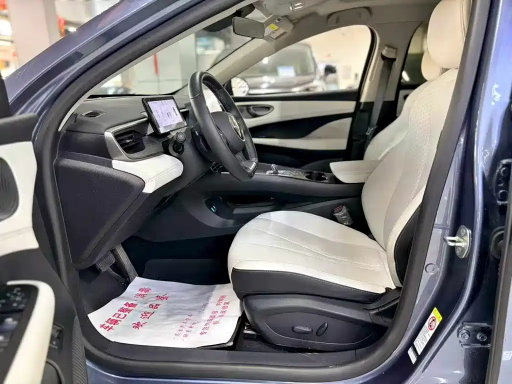 BYD Seal 05 DM-i 2025 — фото 3