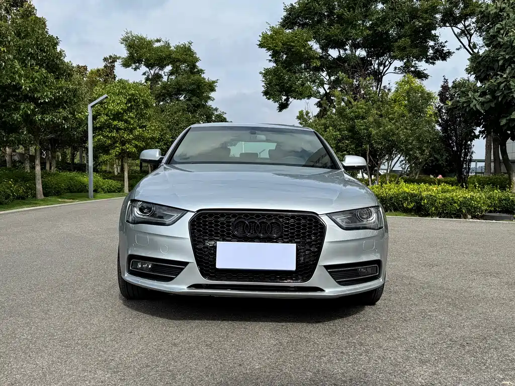 Audi A4L 2016