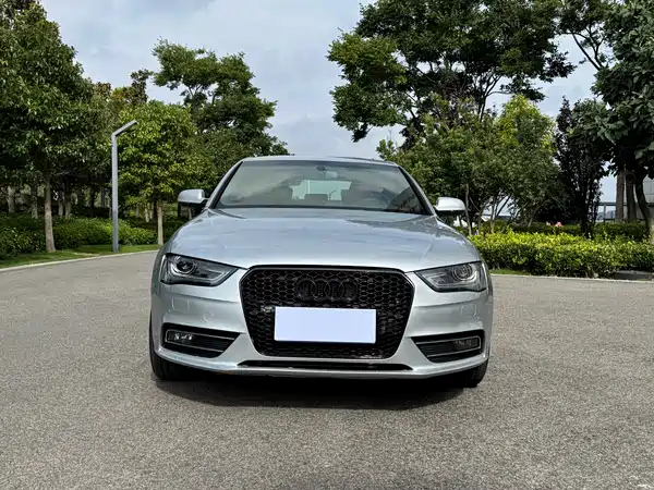 Audi A4L 2016