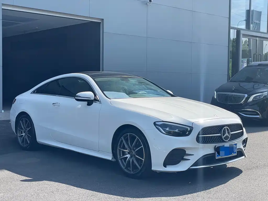 Mercedes-Benz E-Class 2022 — фото 3