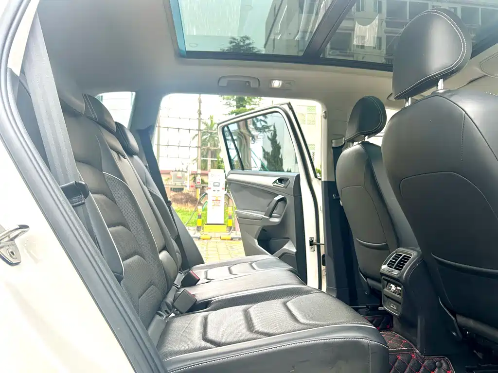 Volkswagen Tiguan L 2017 — фото 14