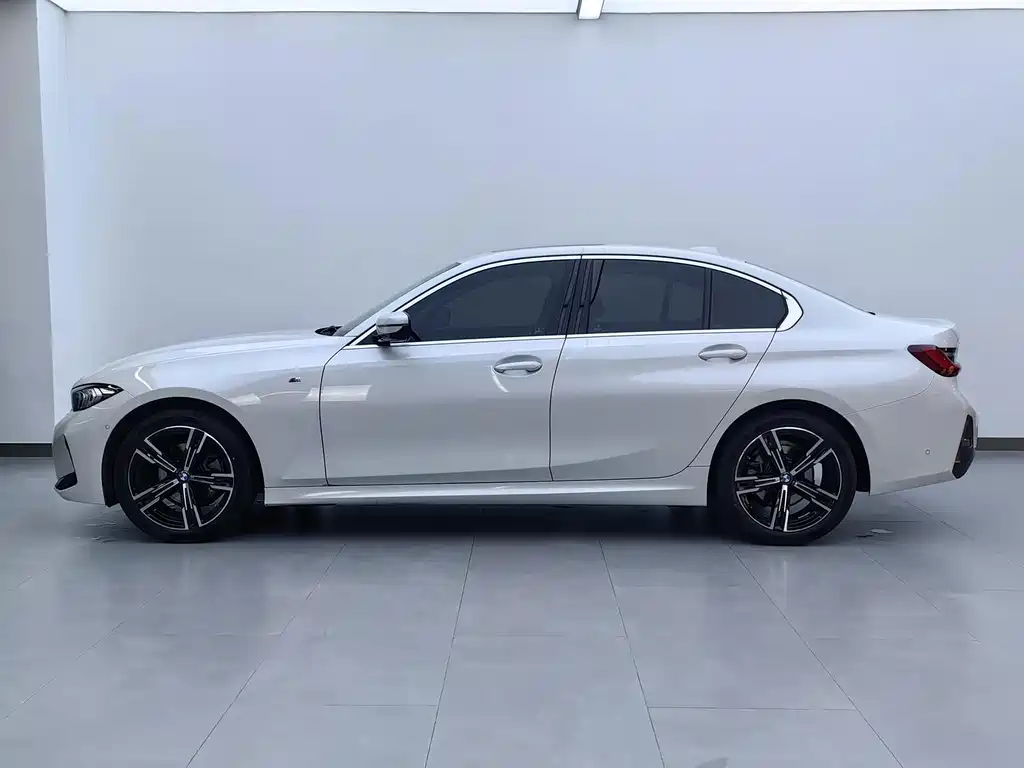 BMW 3 Series 2022