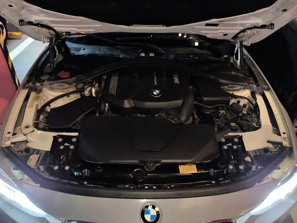BMW 3 Series 2017 — фото 11
