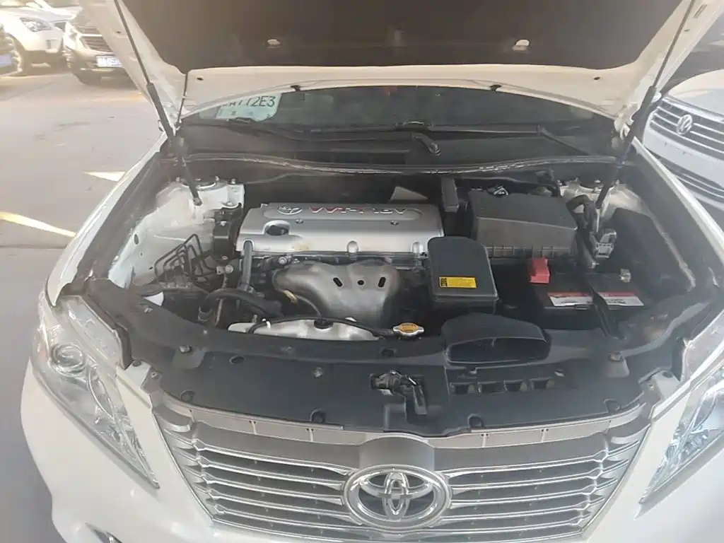 Toyota Camry 2014 — фото 16