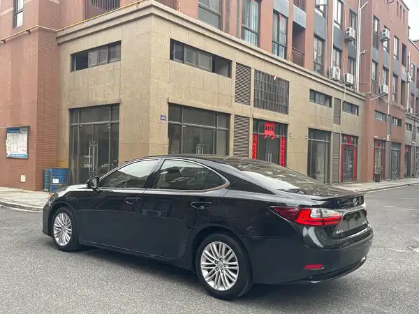 Lexus ES 2015