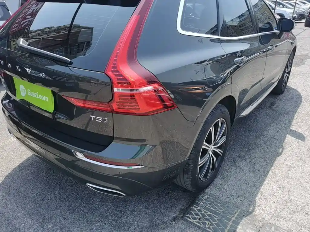 Volvo XC60 2021 — фото 8