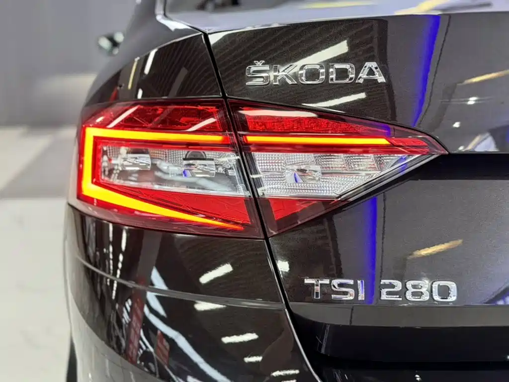 Skoda Octavia 2017 — фото 25