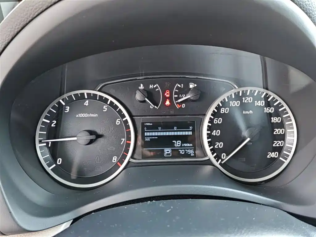 Nissan Sylphy 2017 — фото 12