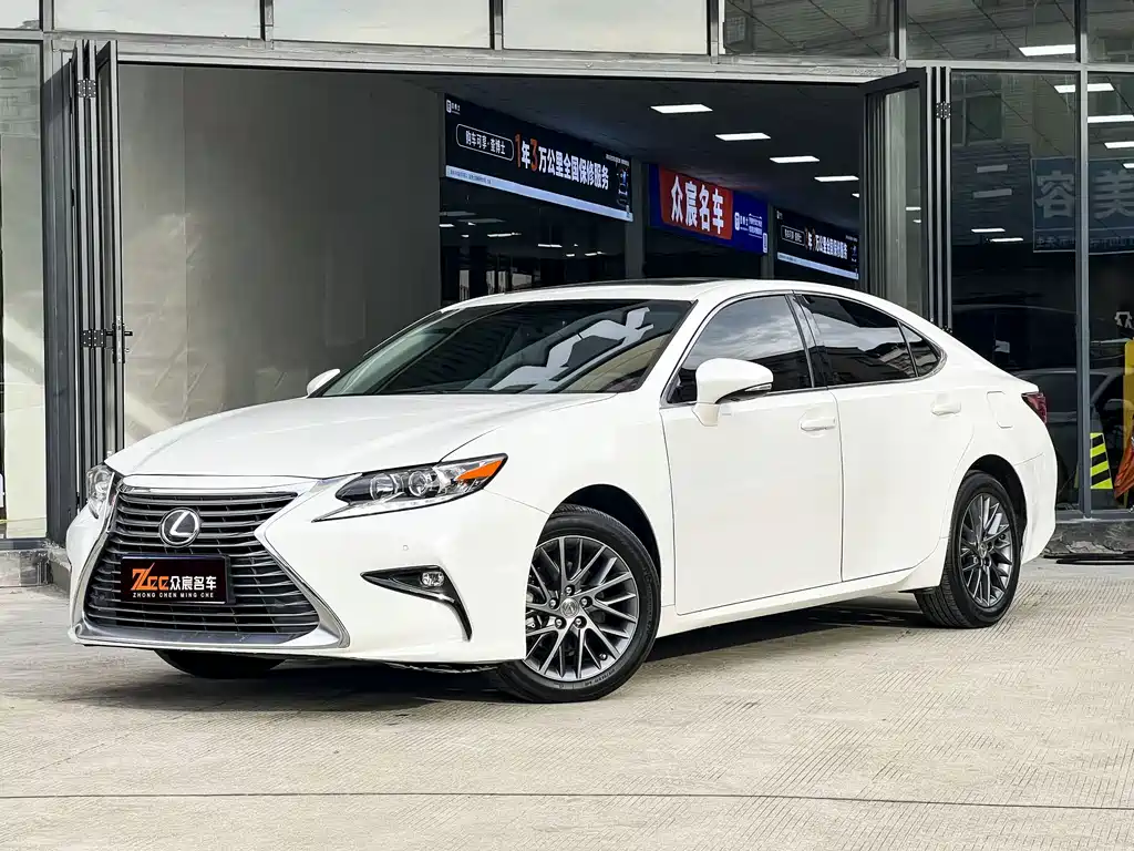 Lexus ES 2017 — фото 1