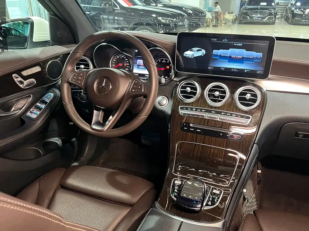 Mercedes-Benz GLC 2019 — фото 22