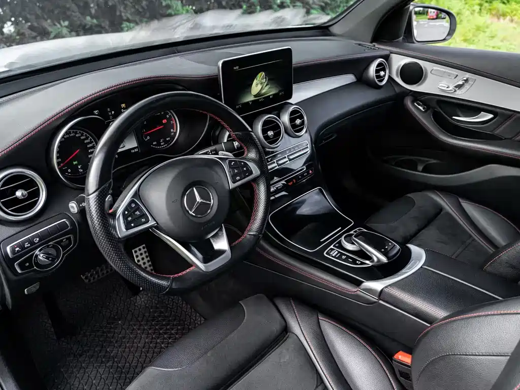 Mercedes-Benz GLC AMG 2020 — фото 15