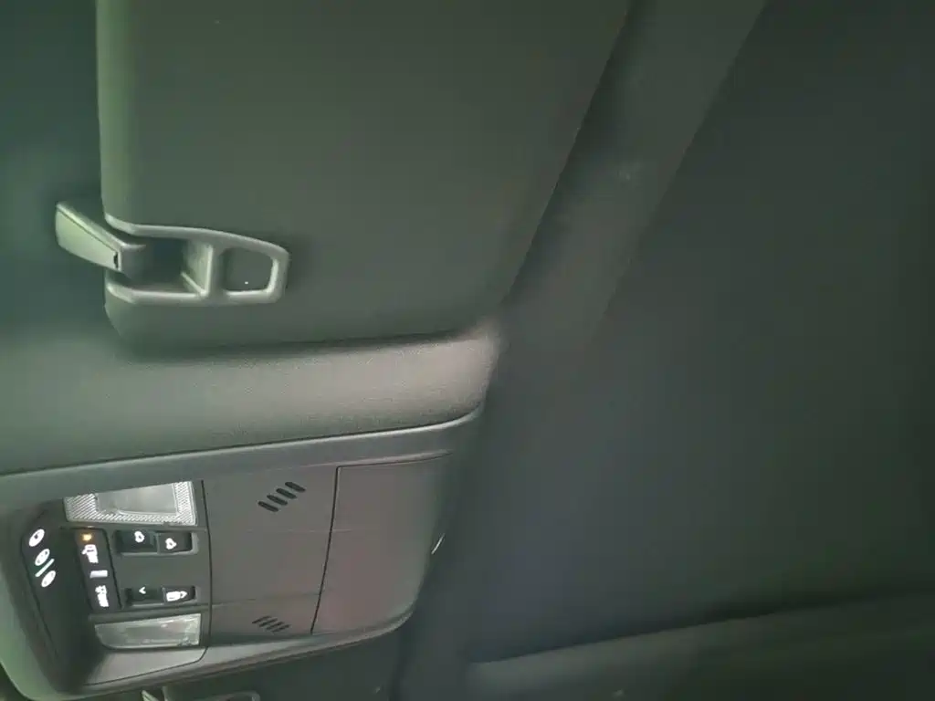 Cadillac XT5 2020 — фото 18