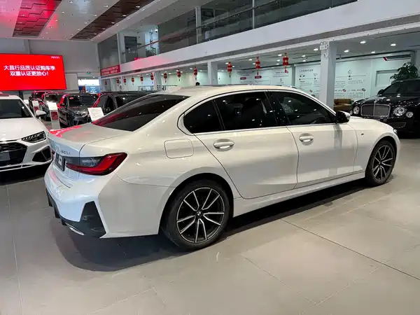 BMW 3 Series 2023