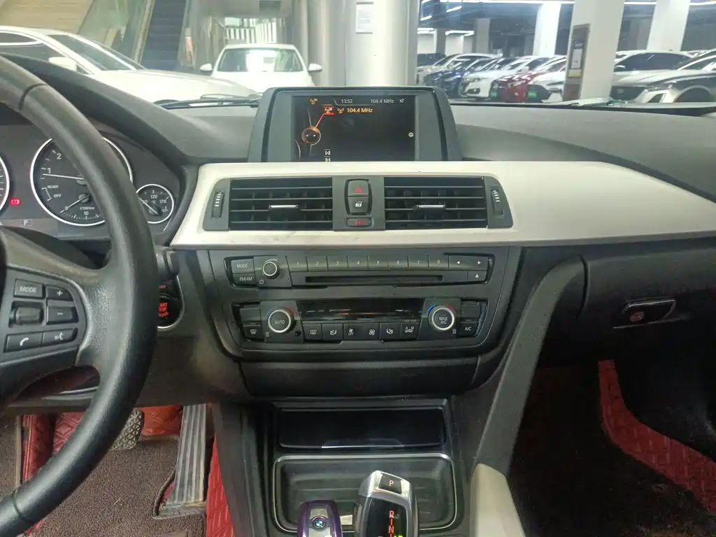 BMW 3 Series 2015 — фото 13