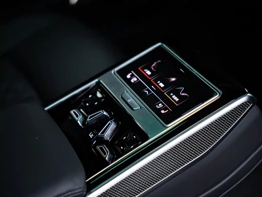 Audi S8 2021 — фото 47