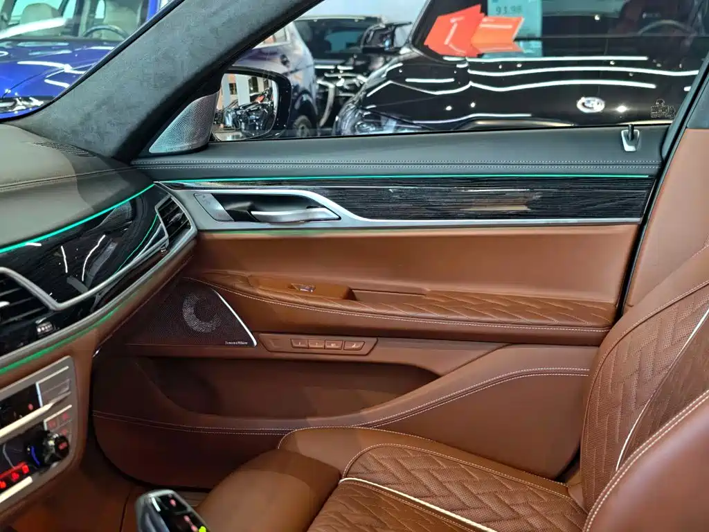 BMW 7 Series 2023 — фото 12