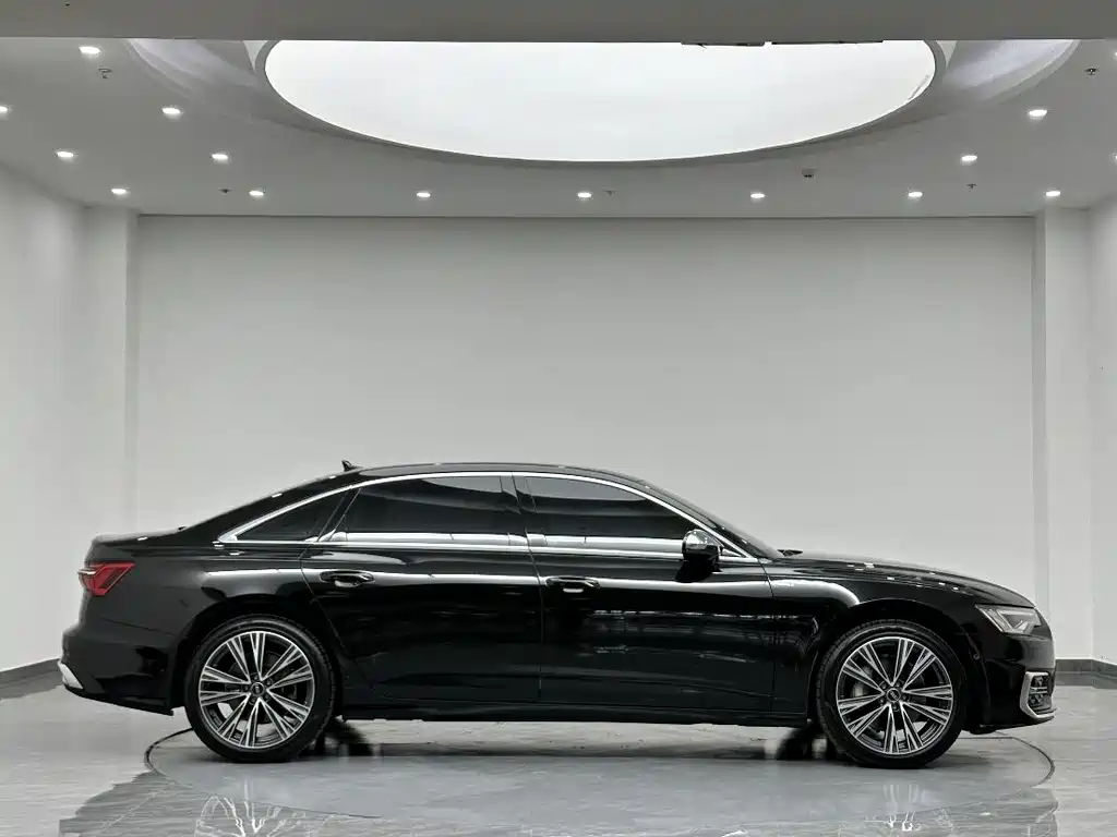 Audi A6L 2025 — фото 4