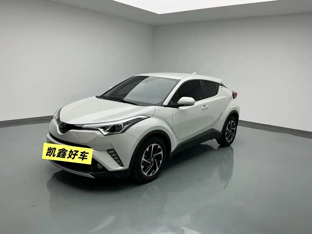 Toyota IZOA 2019 — фото 1