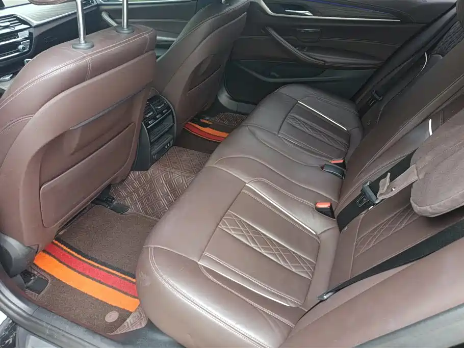 BMW 5 Series 2020 — фото 11