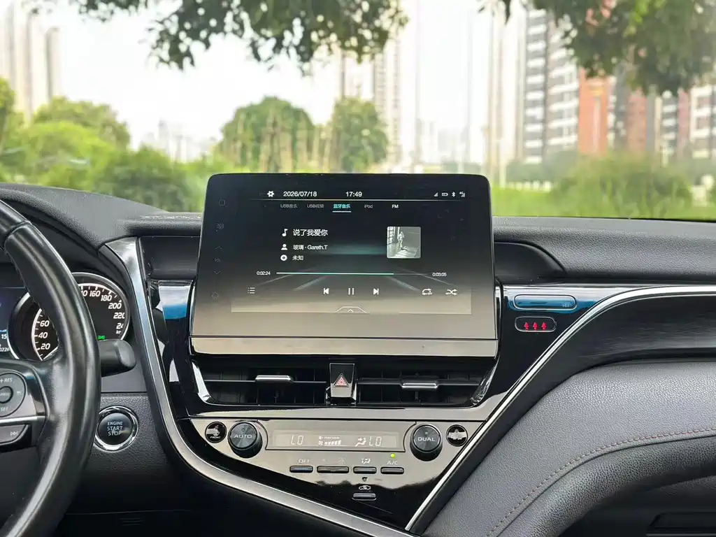 Toyota Camry 2022 — фото 12