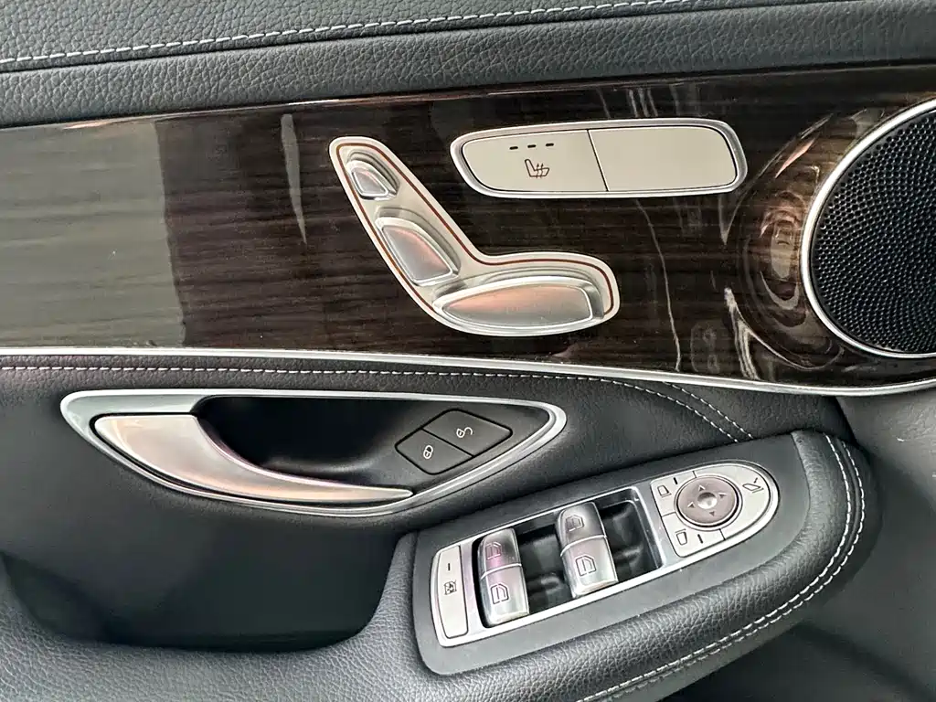 Mercedes-Benz GLC 2018 — фото 13