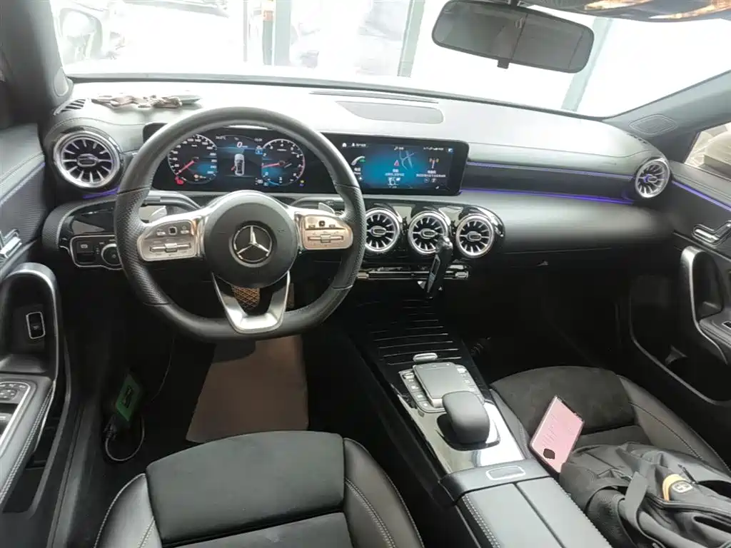 Mercedes-Benz A-Class 2023 — фото 10