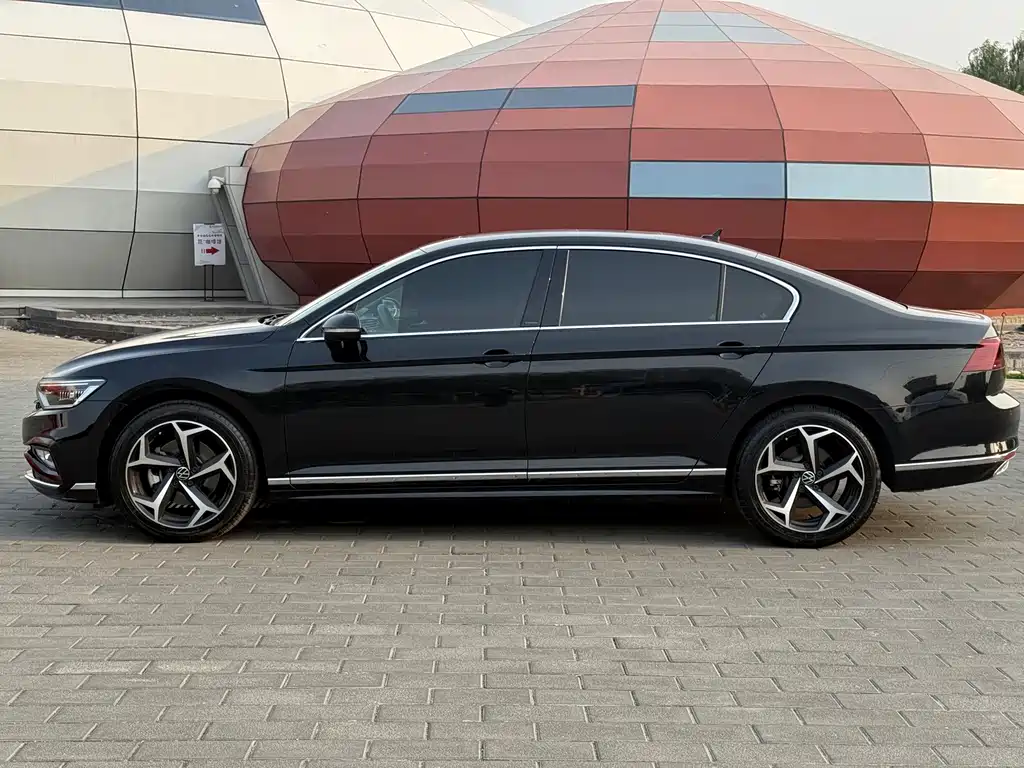 Volkswagen Magotan 2024