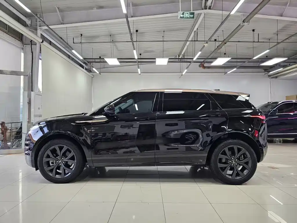 Land Rover Range Rover Evoque 2024 — фото 24