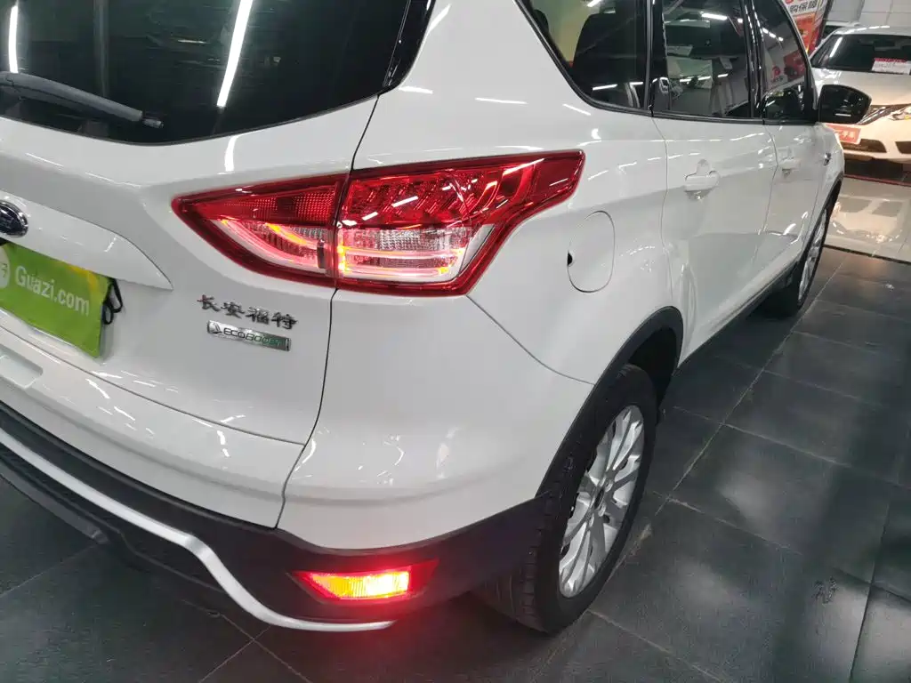 Ford Kuga 2016 — фото 8