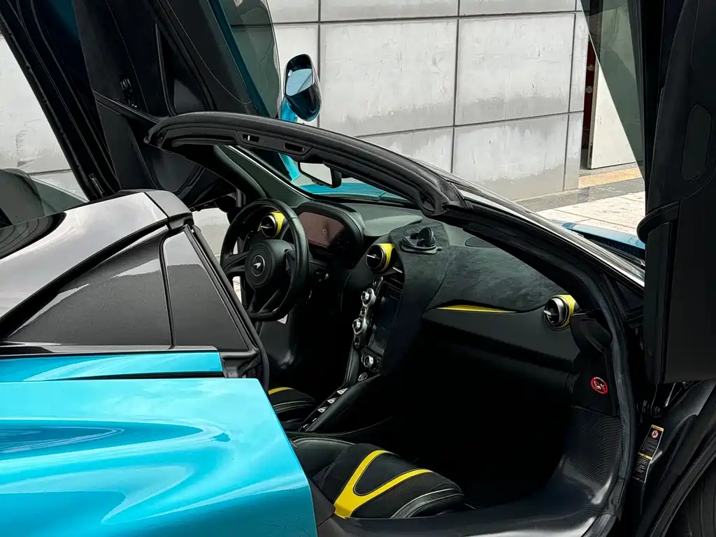 McLaren 720S 2020 — фото 10