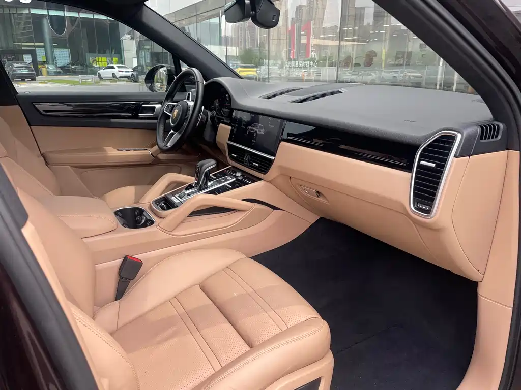 Porsche Cayenne 2018 — фото 10