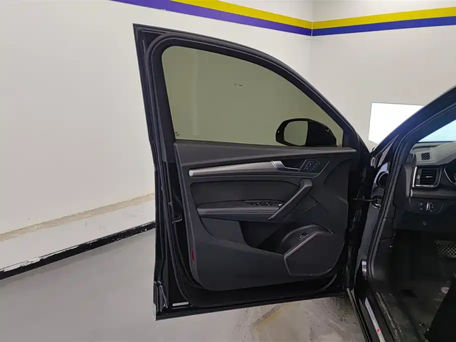 Audi Q5L Sportback 2022 — фото 7
