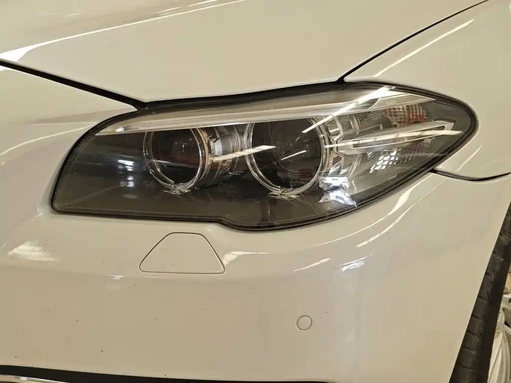BMW 5 Series 2016 — фото 24