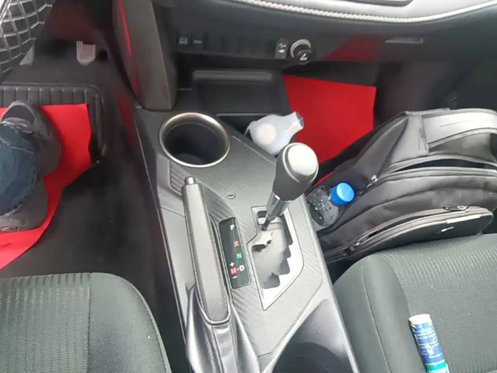 Toyota RAV4 2016 — фото 14