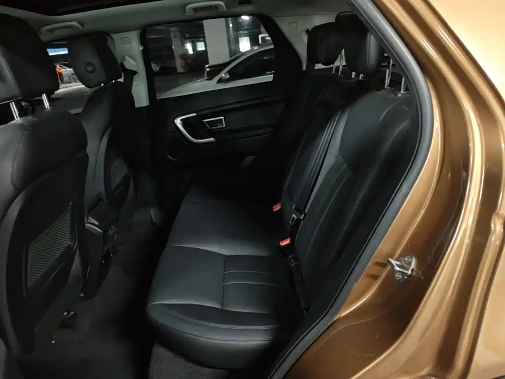 Land Rover Discovery Sport 2017 — фото 17