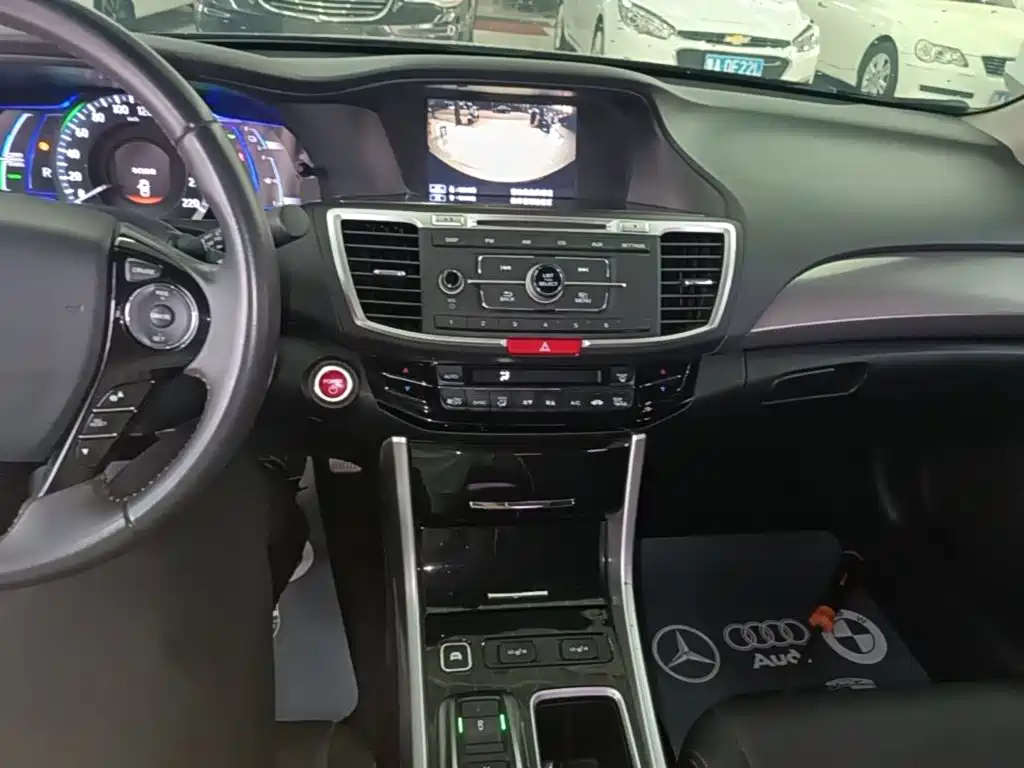 Honda Accord 2019 — фото 13