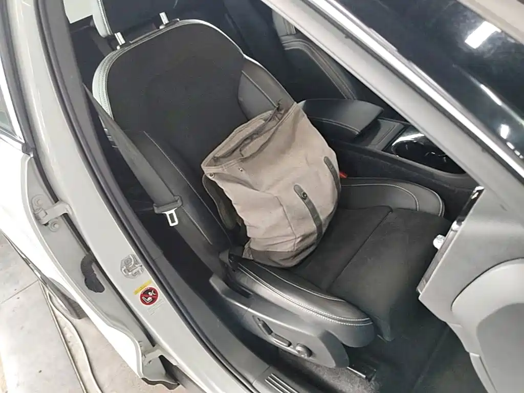 Volvo XC40 NEV 2021 — фото 25