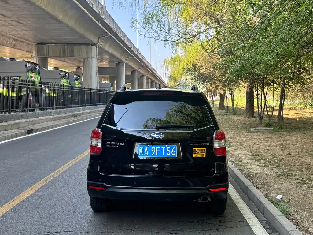 Subaru Forester 2015 — фото 4